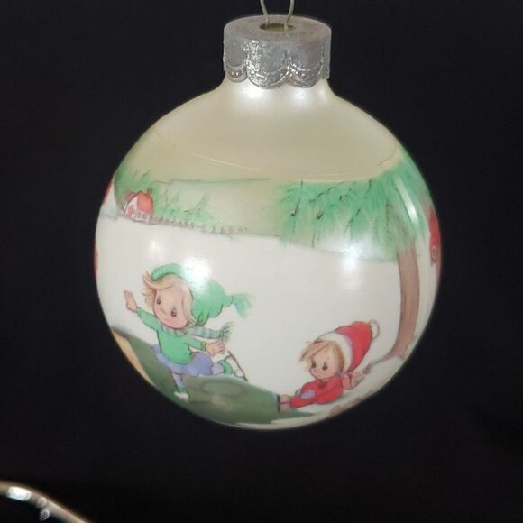 Vintage Hallmark Betsey Clark: Home for Christmas Glass Ball Ornament Da… - Picture 6 of 10